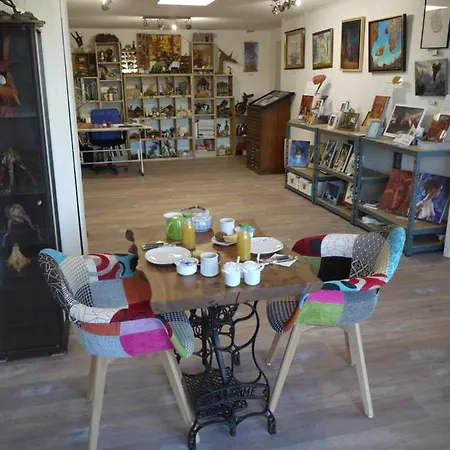 D'hôtes Dougnac Art Fantastique Couette-café *
