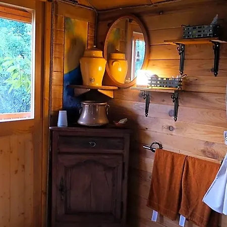 Maison Dougnac Bed & Breakfast 3*